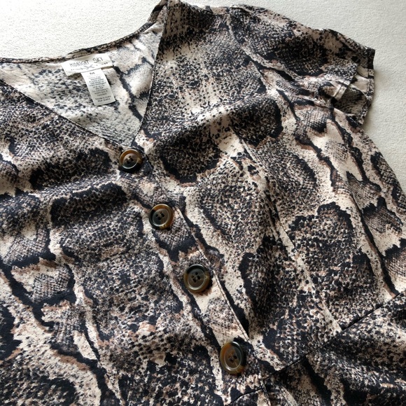 Midnight Peplum Top - Picture 2 of 4